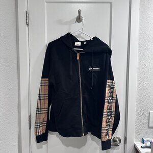 Burberry Logo Zip Hoodie with Nova Check Sleeves Black Size M - Unisex